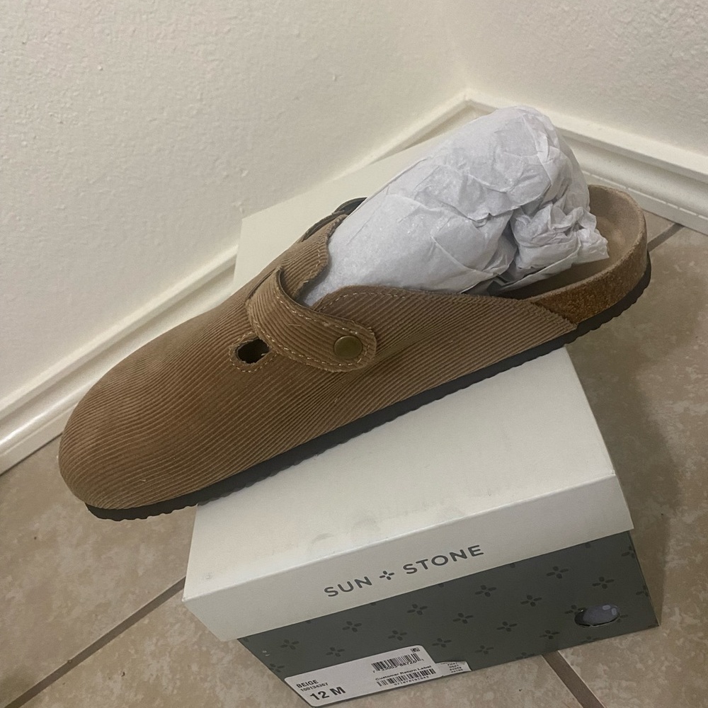 NEW NEW!!!! Men slip-on clog sandals (beige)